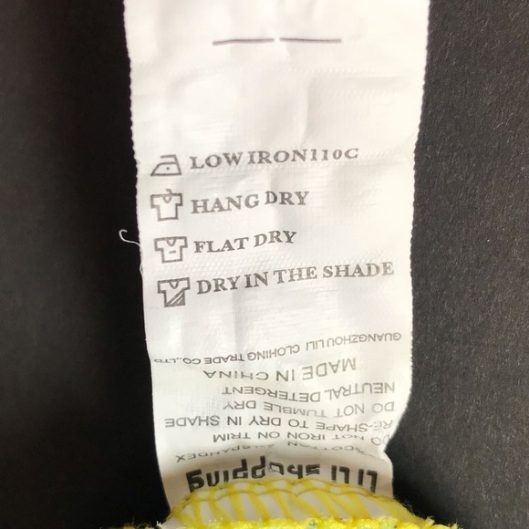 Lili Shopping, Cute Girly Top w/ Candy, Hearts & Bows, See my Measurements - Picture 12 of 12